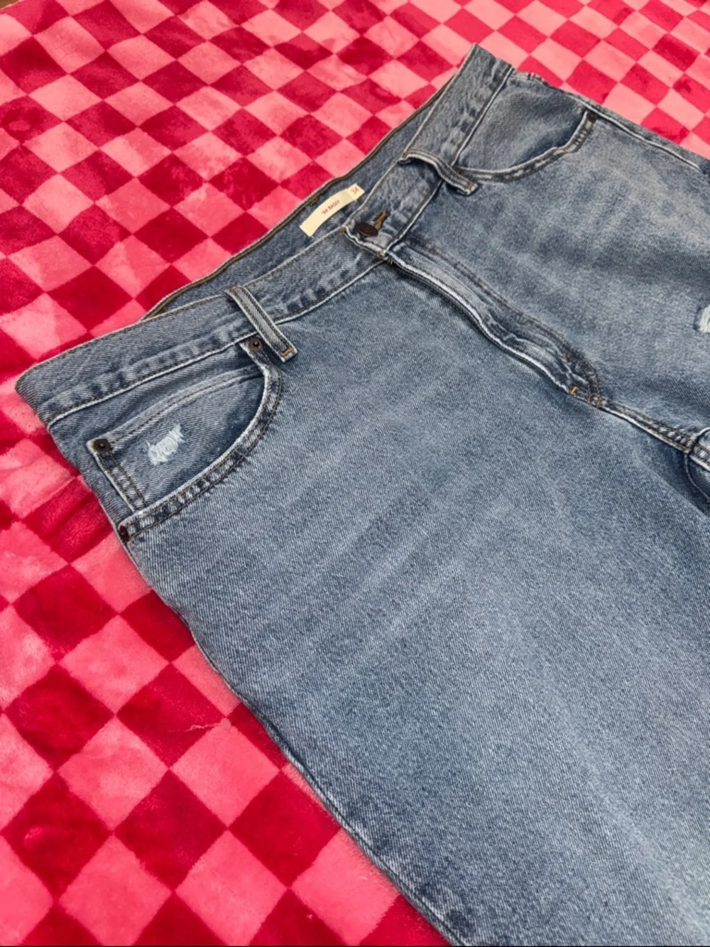 Levi's Women's Light Blue Distressed Straight Jeans - Picture 3 of 8